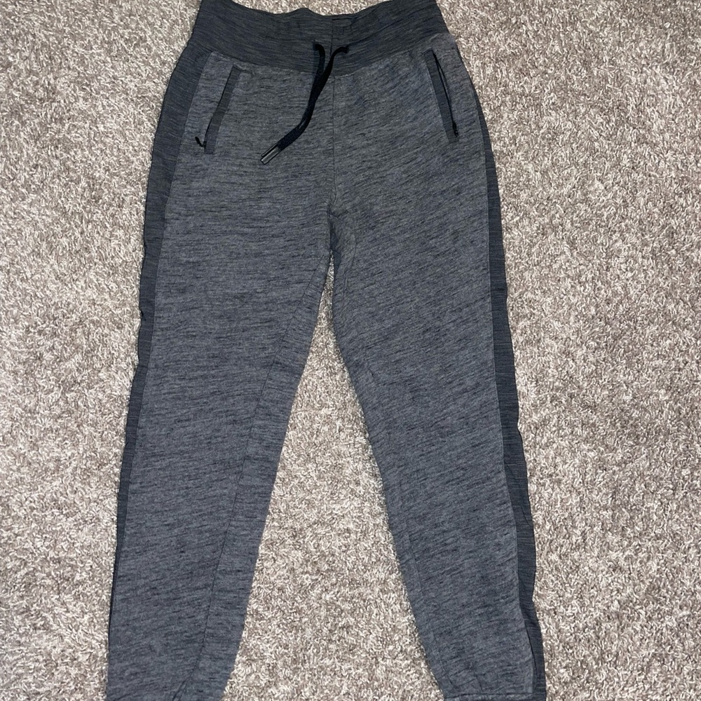 Dark grey lulu jogger